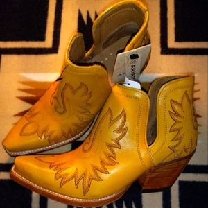 Ariat dixon size 6.5